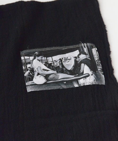 TAKAHIROMIYASHITATheSoloIst.（タカヒロミヤシタザソロイスト）の「TAKAHIROMIYASHITATheSoloIst./タカヒロミヤシタザソロイスト short scarf. スカーフ（ストール/ショール・メンズ・ブラック・ONE）」の8枚目の写真