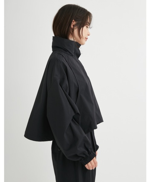 emmi（エミ）の「【emmi×KEEN】NYLON BLOUSON（ナイロンジャケット・レディース・ブラック・FREE）」の22枚目の写真