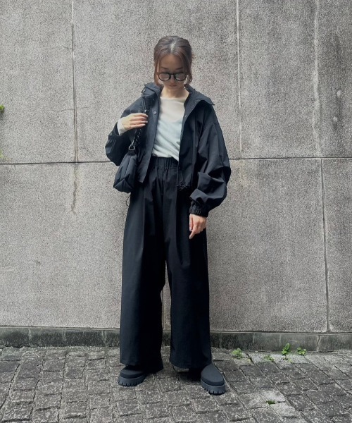 emmi（エミ）の「【emmi×KEEN】NYLON BLOUSON（ナイロンジャケット・レディース・ブラック・FREE）」の18枚目の写真