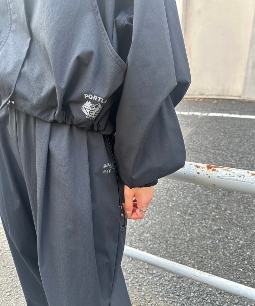 emmi（エミ）の「【emmi×KEEN】NYLON BLOUSON（ナイロンジャケット・レディース・ブラック・FREE）」の14枚目の写真