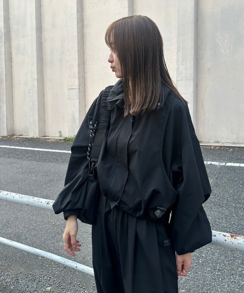 emmi（エミ）の「【emmi×KEEN】NYLON BLOUSON（ナイロンジャケット・レディース・ブラック・FREE）」の12枚目の写真