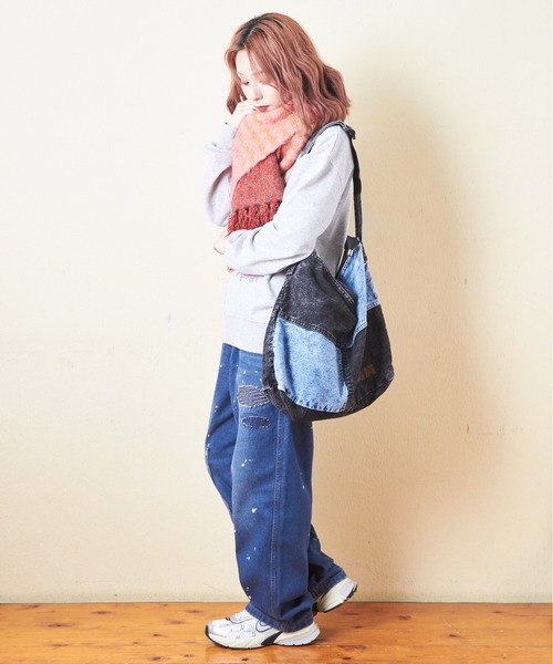 CUBE SUGAR（キューブシュガー）の「ブラッシングニットマフラー（マフラー・レディース・パープル/レッド/チャコールグレー/ブルー・M）」の9枚目の写真