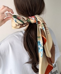 classicalelf（クラシカルエルフ）の「差し色が上品カワイイ♪90cm×90cmパネル柄シルクライク大判スカーフ（バンダナ/スカーフ）」