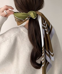 classicalelf（クラシカルエルフ）の「差し色が上品カワイイ♪90cm×90cmパネル柄シルクライク大判スカーフ（バンダナ/スカーフ）」