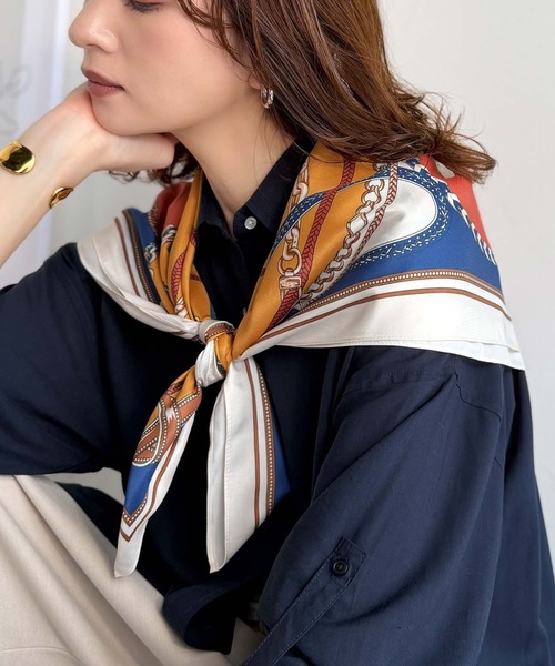 セール】上品カワイイ♪90cm×90cmパネル柄シルクライク大判スカーフ