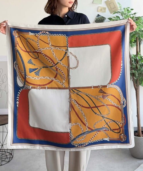 セール】上品カワイイ♪90cm×90cmパネル柄シルクライク大判スカーフ