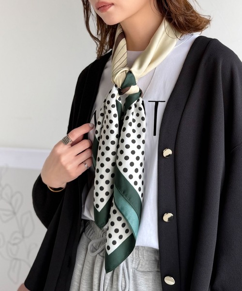 classicalelf（クラシカルエルフ）の「上品カワイイ♪90cm×90cmパネル柄シルクライク大判スカーフ（バンダナ/スカーフ・レディース・ブラウン/グリーン/アイボリー/ベージュ/オレンジ/ブルー・ONE SIZE）」の9枚目の写真