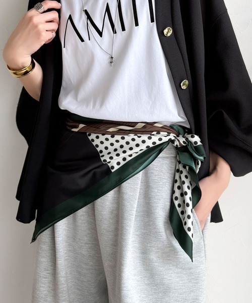 classicalelf（クラシカルエルフ）の「上品カワイイ♪90cm×90cmパネル柄シルクライク大判スカーフ（バンダナ/スカーフ・レディース・ブラウン/グリーン/アイボリー/ベージュ/オレンジ/ブルー・ONE SIZE）」の13枚目の写真