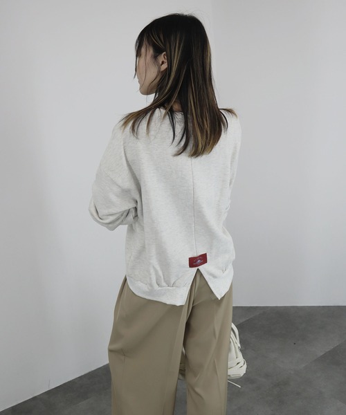 Reurie'(レウリィ)の「【ZOZO限定】フロントプリントロゴスウェット 英字プリント カレッジスウェット トレーナー シンプル カジュアル ベーシック ホワイト 白 ライトグレー(スウェット・レディース・アイボリー/グレー・FREE)」の16枚目の写真