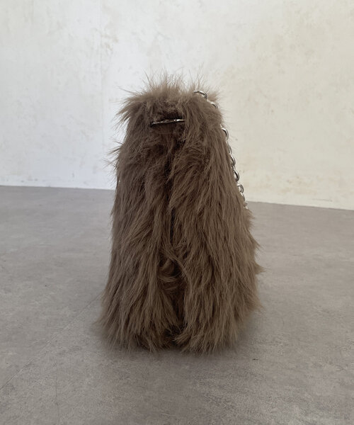 Thevon(ゼボン)の「ファー2WAYチェーンバッグ(ショルダーバッグ・レディース・モカ/ライトベージュ/グレイッシュベージュ・FREE)」の10枚目の写真