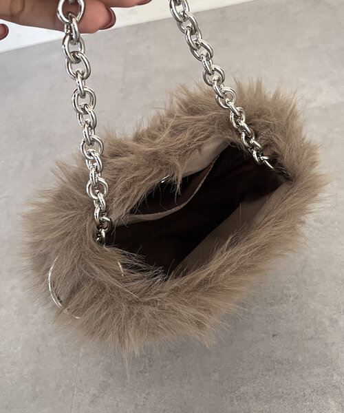 Thevon(ゼボン)の「ファー2WAYチェーンバッグ(ショルダーバッグ・レディース・モカ/ライトベージュ/グレイッシュベージュ・FREE)」の11枚目の写真