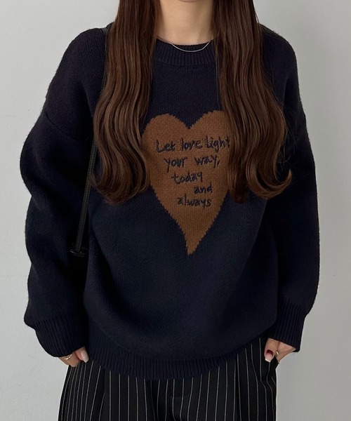 NAPTIME刺繍ダークグレーセーター callautia（カラウティア）の「メッセージ刺繍ハートニット