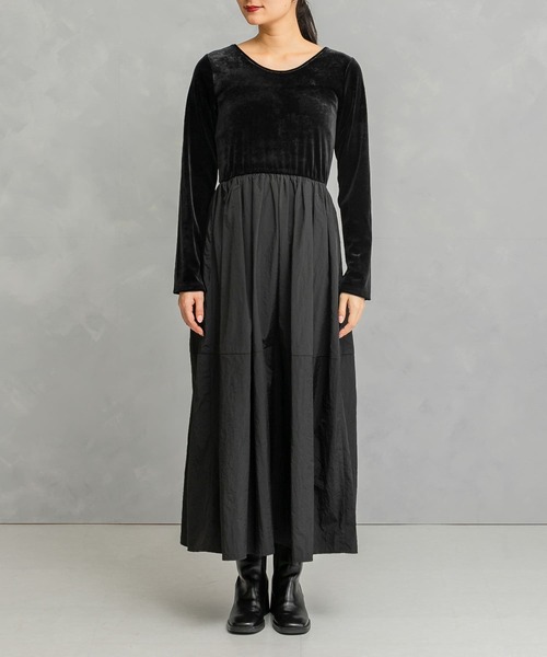 URBAN RESEARCH ROSSO WOMEN(アーバンリサーチ ロッソ)の「『WEB限定』ベロアドッキングワンピース(ワンピース・レディース・ブラック系その他/ブルー系その他・FREE)」の17枚目の写真