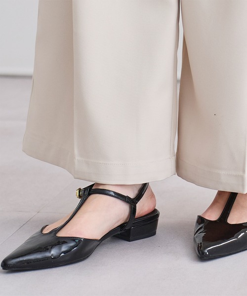 UR'S（ユアーズ）の「ポインテッドトゥメリージェーンミュール（パンプス・レディース・スミクロ/ブラック系その他/アイボリー・S/M/L/LL）」の3枚目の写真