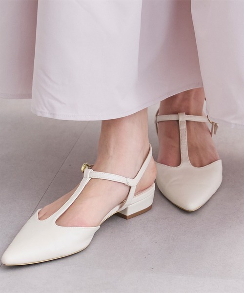 UR'S（ユアーズ）の「ポインテッドトゥメリージェーンミュール（パンプス・レディース・スミクロ/ブラック系その他/アイボリー・S/M/L/LL）」の2枚目の写真