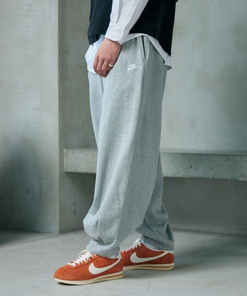 NIKE(ナイキ)の「《セットアップ対応商品》ナイキ クラブ フリース メンズ オーバーサイズド フレンチ テリー パンツ / Nike Club Fleece Men's Oversized French Terry Pants HJ1823-063 Dark Grey Heather(スウェットパンツ・メンズ・霜降りグレー・2XL/XL/L/M/S)」の2枚目の写真