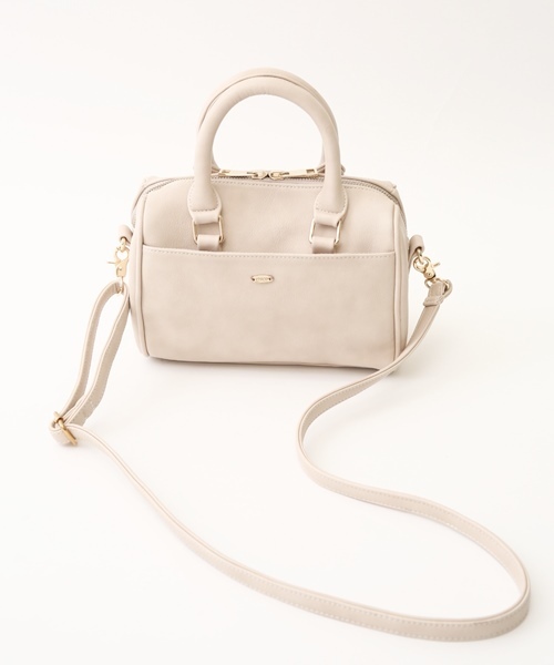 Chico（チコ）の「【who's who Chico】合皮ミニボストンバック（ショルダーバッグ・レディース・アイボリー/ブラック/グレー・FREE）」の2枚目の写真