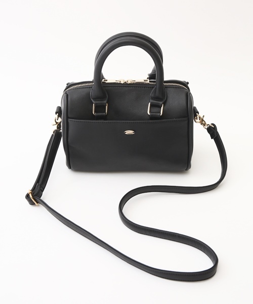 Chico（チコ）の「【who's who Chico】合皮ミニボストンバック（ショルダーバッグ・レディース・アイボリー/ブラック/グレー・FREE）」の3枚目の写真