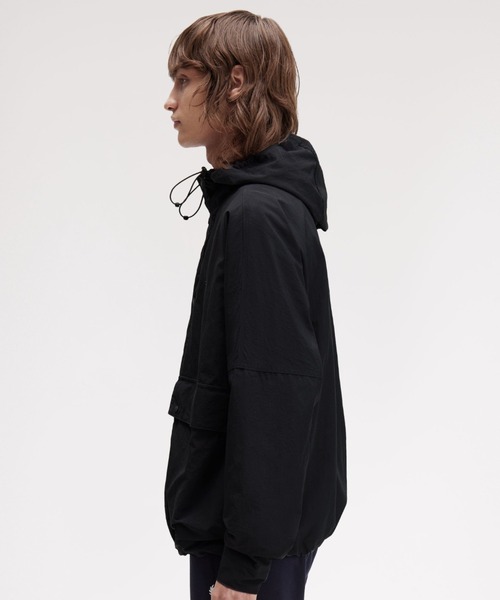 FRED PERRY（フレッドペリー）の「Cropped Fishing Parka／クロップドフィッシングパーカー（マウンテンパーカー・メンズ・ベージュ系その他/ベージュ/ブラック・L/M）」の8枚目の写真