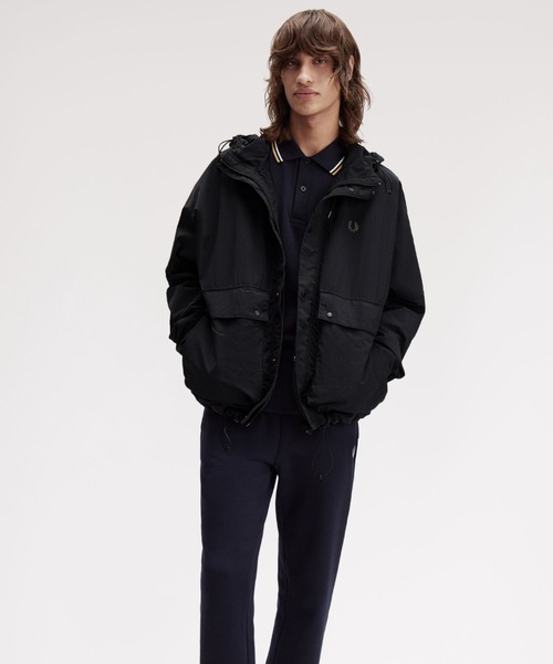 FRED PERRY（フレッドペリー）の「Cropped Fishing Parka／クロップドフィッシングパーカー（マウンテンパーカー・メンズ・ベージュ系その他/ベージュ/ブラック・L/M）」の15枚目の写真