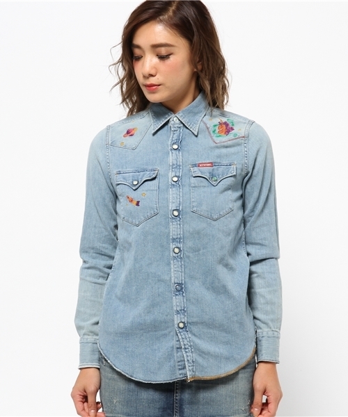 HYSTERIC GLAMOUR（ヒステリックグラマー）の「JUPITER刺繍USED加工 デニム長袖ウエスタンSH（シャツ/ブラウス・レディース・インディゴブルー・MEDIUM/SMALL）」の2枚目の写真