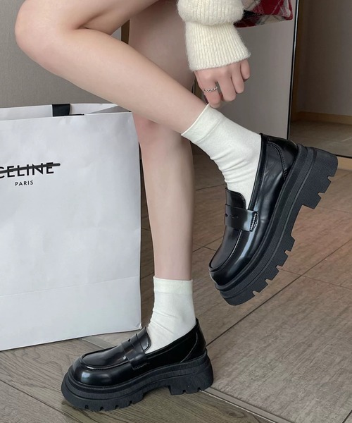 Teem Store(チームストア)の「トラックソールプラットフォーム厚底シンプルローファー 身長盛れ(ローファー・レディース・ブラック/ブラック系その他・L/M/S)」の2枚目の写真