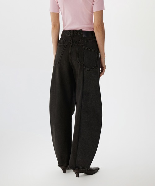 JNBY（ジェーエヌビーワイ）の「Mono Remake Jeans / リメイクジーンズ（デニムパンツ・レディース・ブルー/ブラック・36/38/40）」の4枚目の写真