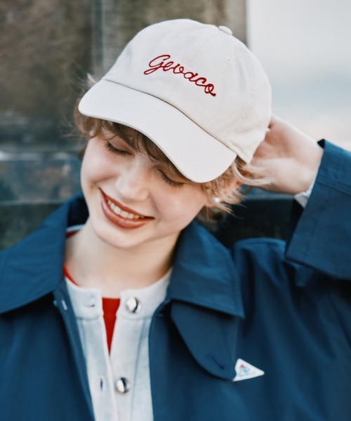 GEVACO（ゲバコ）の「【GEVACO】チェーン刺繍ロゴキャップ（キャップ・レディース・ベージュ/ブルー/ネイビー・ONE SIZE）」の4枚目の写真