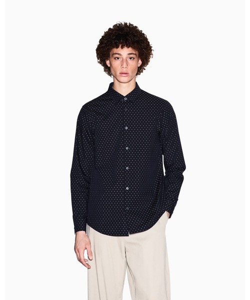 ARMANI EXCHANGE（アルマーニエクスチェンジ）の「【A|X アルマーニ エクスチェンジ】マイクロジャカード 長袖シャツ/REGULAR（シャツ/ブラウス・メンズ・ネイビー/オフホワイト・LARGE/MEDIUM/X-LARGE/SMALL/X-SMALL/XX-LARGE）」の2枚目の写真