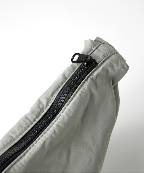 meltum(メルタム)の「【ZOZO限定】HALFMOON MESSENGER BAG(ショルダーバッグ・メンズ・ブラック/グレー・FREE)」の11枚目の写真