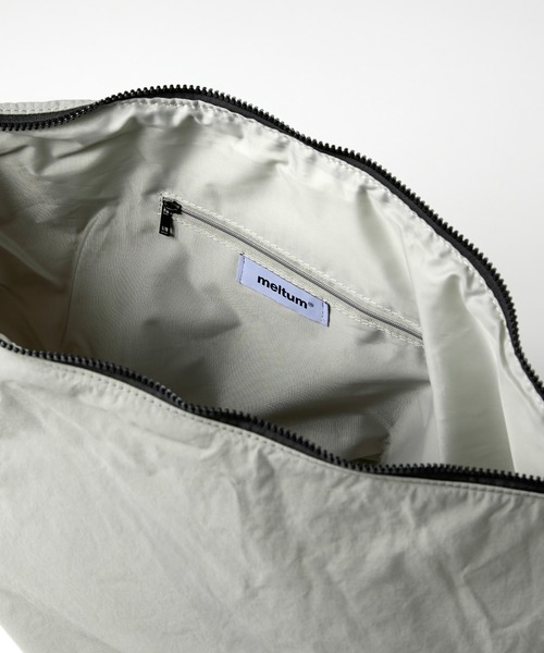 meltum(メルタム)の「【ZOZO限定】HALFMOON MESSENGER BAG(ショルダーバッグ・メンズ・ブラック/グレー・FREE)」の13枚目の写真