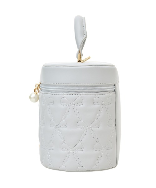 Maison de FLEUR(メゾンドフルール)の「EC限定リボンキルティングキューブバッグ(ショルダーバッグ・レディース・グレイッシュブルー・FREE)」の7枚目の写真