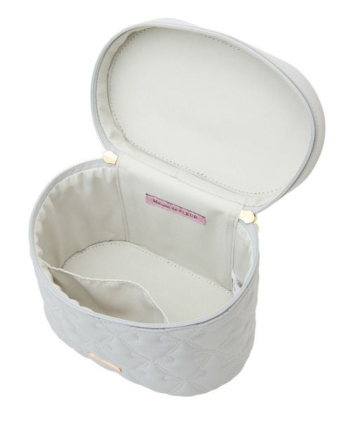 Maison de FLEUR(メゾンドフルール)の「EC限定リボンキルティングキューブバッグ(ショルダーバッグ・レディース・グレイッシュブルー・FREE)」の14枚目の写真