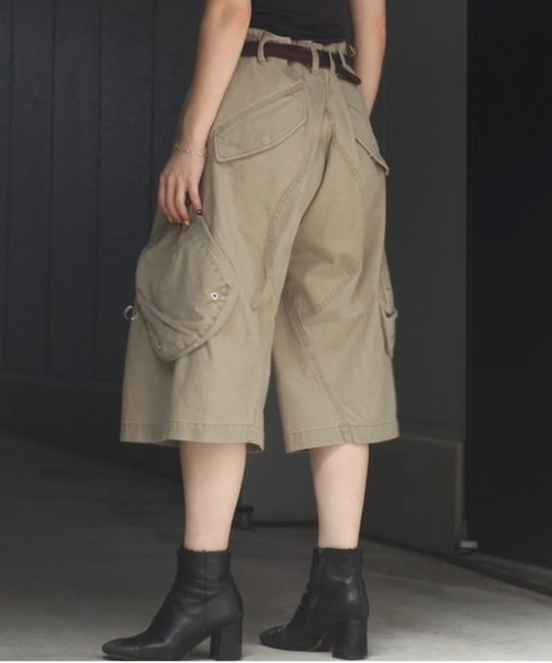 NVRFRGT（ネヴァーフォーゲット）の「3D TWISTED CARGO SHORTS