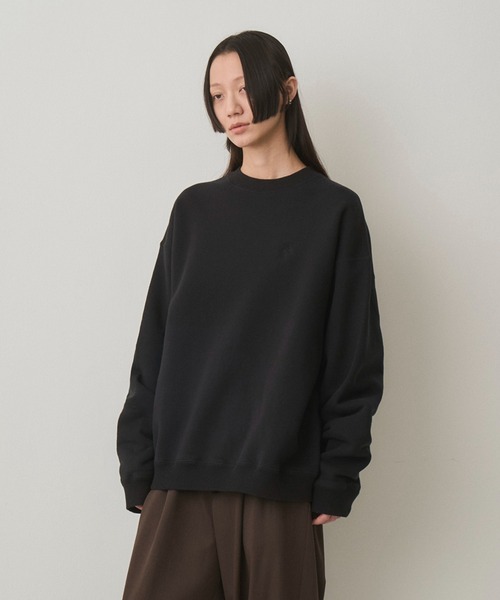 Juha(ユハ)の「BRUSHED SIGNATURE SWEAT(スウェット・メンズ・ホワイト/ブラウン/ブラック・3/4)」の2枚目の写真