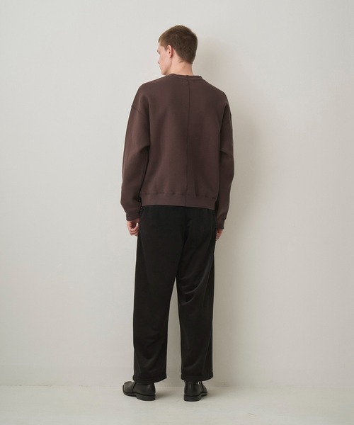 Juha(ユハ)の「BRUSHED SIGNATURE SWEAT(スウェット・メンズ・ホワイト/ブラウン/ブラック・3/4)」の13枚目の写真