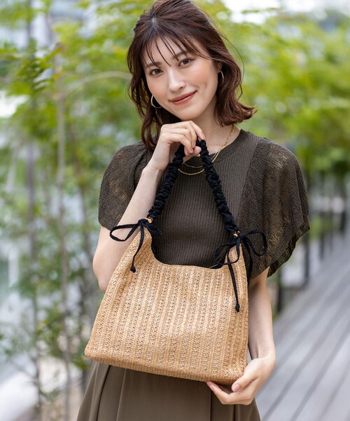 ANY SIS(エニィスィス)の「シャーリングサマー バッグ(ショルダーバッグ・レディース・アイボリー系/ベージュ系・2)」の6枚目の写真