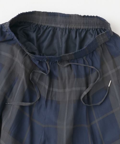 ITEMS URBANRESEARCH(アイテムズ アーバンリサーチ)の「シアーフレアスカート(スカート・レディース・オレンジ/ネイビー/ブラウン/ブラック・FREE)」の13枚目の写真