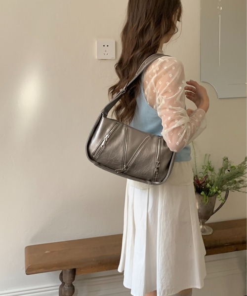 FINEnough(ファインナフ)の「トリプルジップデザインハンドル2WAYショルダーバッグ(ショルダーバッグ・レディース・ブラック/グレー/ピンク/イエロー/ホワイト・FREE)」の4枚目の写真