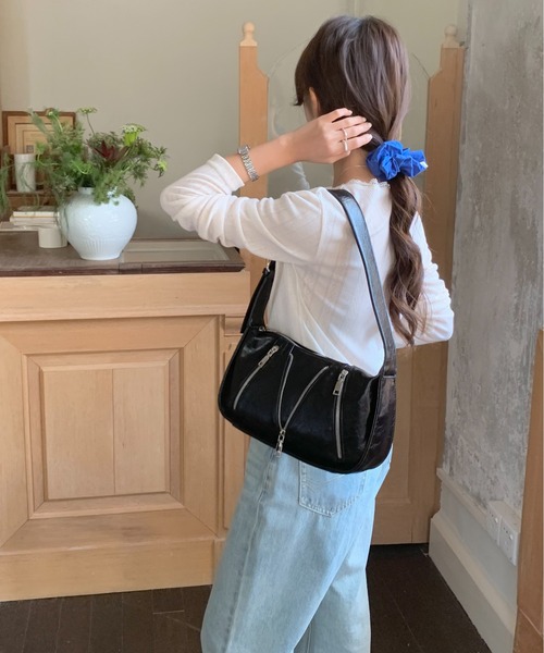 FINEnough(ファインナフ)の「トリプルジップデザインハンドル2WAYショルダーバッグ(ショルダーバッグ・レディース・ブラック/グレー/ピンク/イエロー/ホワイト・FREE)」の16枚目の写真