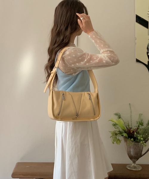 FINEnough(ファインナフ)の「トリプルジップデザインハンドル2WAYショルダーバッグ(ショルダーバッグ・レディース・ブラック/グレー/ピンク/イエロー/ホワイト・FREE)」の21枚目の写真