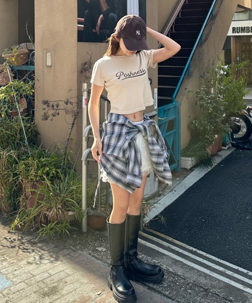 RAY CASSIN（レイカズン）の「ピグメントシャーリングロゴチビTシャツ（Tシャツ/カットソー・レディース・チャコールグレー/ブラウン/ホワイト/ベージュ・FREE）」の15枚目の写真