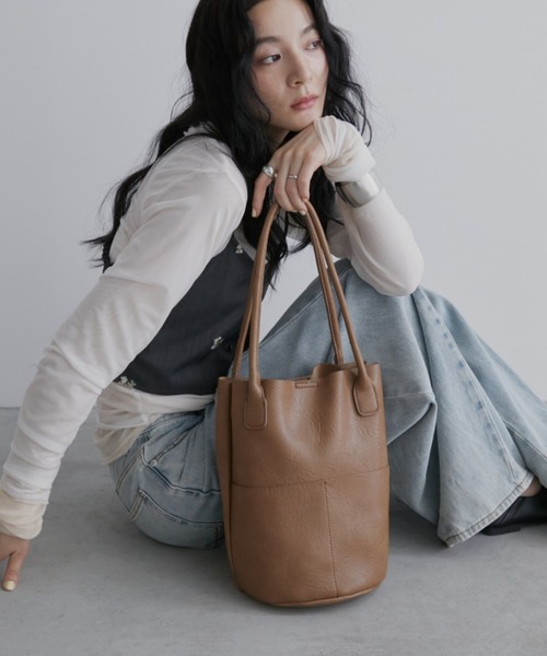 Aunt Marie's（アントマリーズ）の「アウトポケットバケツトートバッグ / 500ml収納可能（トートバッグ・レディース・ブラウン/ブラック/アイボリー・FREE）」の3枚目の写真