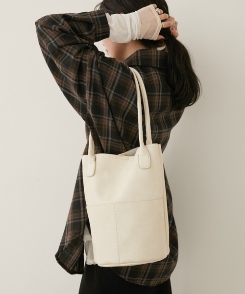 Aunt Marie's（アントマリーズ）の「アウトポケットバケツトートバッグ / 500ml収納可能（トートバッグ・レディース・ブラウン/ブラック/アイボリー・FREE）」の17枚目の写真