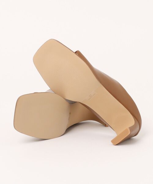 Bou Jeloud(ブージュルード)の「ベーシックスクエアトゥサンダル(サンダル・レディース・ブラウン/ブラック・MEDIUM/SMALL/X-SMALL)」の4枚目の写真