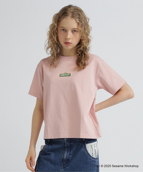 SESAME STREET(セサミストリート)の「《SESAME STREET meets AVIREX》TOGETHERNESS T-SHIRT(Tシャツ/カットソー・レディース・ピンク/チャコールグレー/オフホワイト・F)」の7枚目の写真