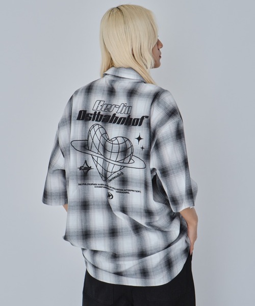 WEGO（ウィゴー）の「WEGO/グラフィックオンブレチェックシャツ（シャツ/ブラウス・メンズ・ブラック系その他2/ホワイト系その他2/ネイビー/ピンク・MEDIUM/LARGE）」の2枚目の写真