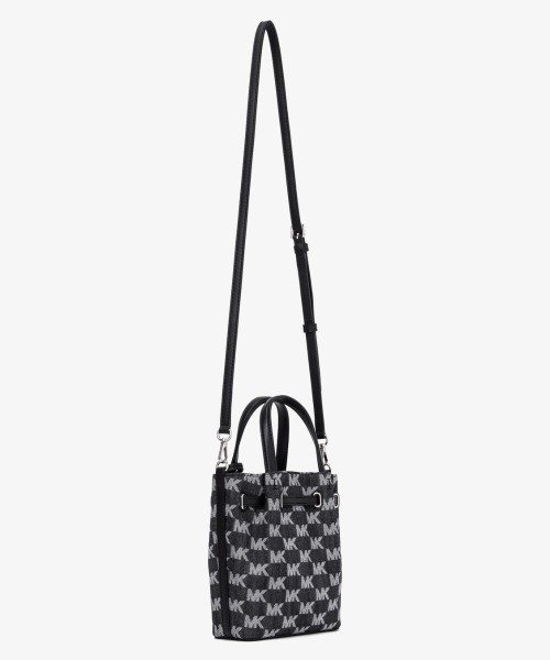 MICHAEL KORS(マイケルコース)の「CARSON NS クロスボディ スモール - MKシグネチャー(ショルダーバッグ・レディース・ブラック・FREE)」の6枚目の写真
