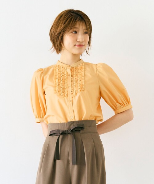 Feroux(フェルゥ)の「フリルディテール パフスリーブ ブラウス(シャツ/ブラウス・レディース・ホワイト系/ピンク系/イエロー系・F)」の2枚目の写真