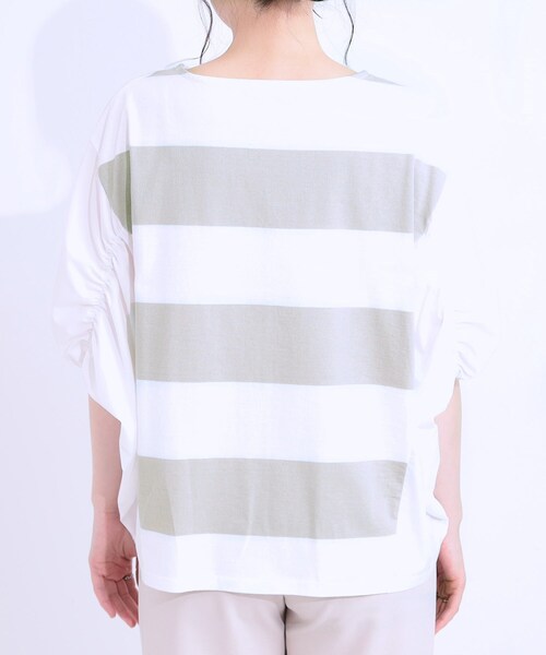 SHOO・LA・RUE(シューラルー)の「ふわりシルエットが新しい ワイドピッチボーダートップス(Tシャツ/カットソー・レディース・ブラック系2/ベージュ系2/オリーブ系2・01/02/03/04)」の18枚目の写真